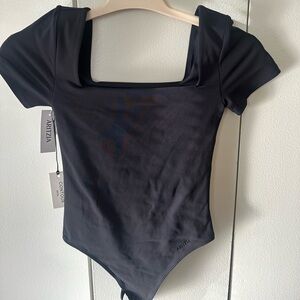 ARITZIA NEW CONTOUR BODY SUIT
